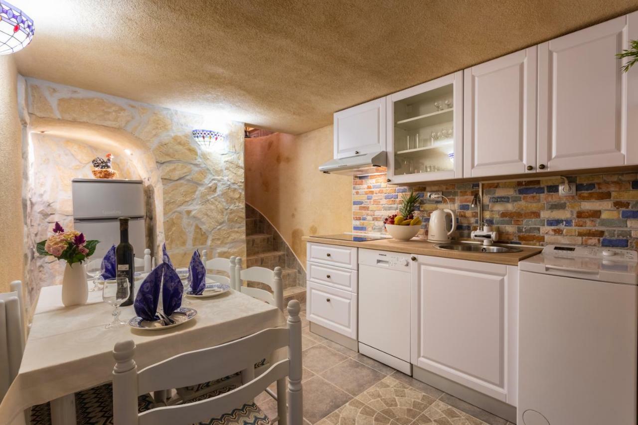 Apartman Verbenia เวอร์บนิค ภายนอก รูปภาพ